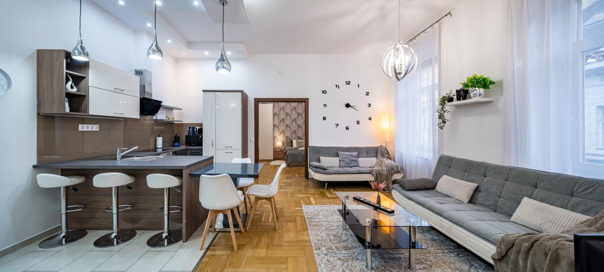Silver Swan Apartment *