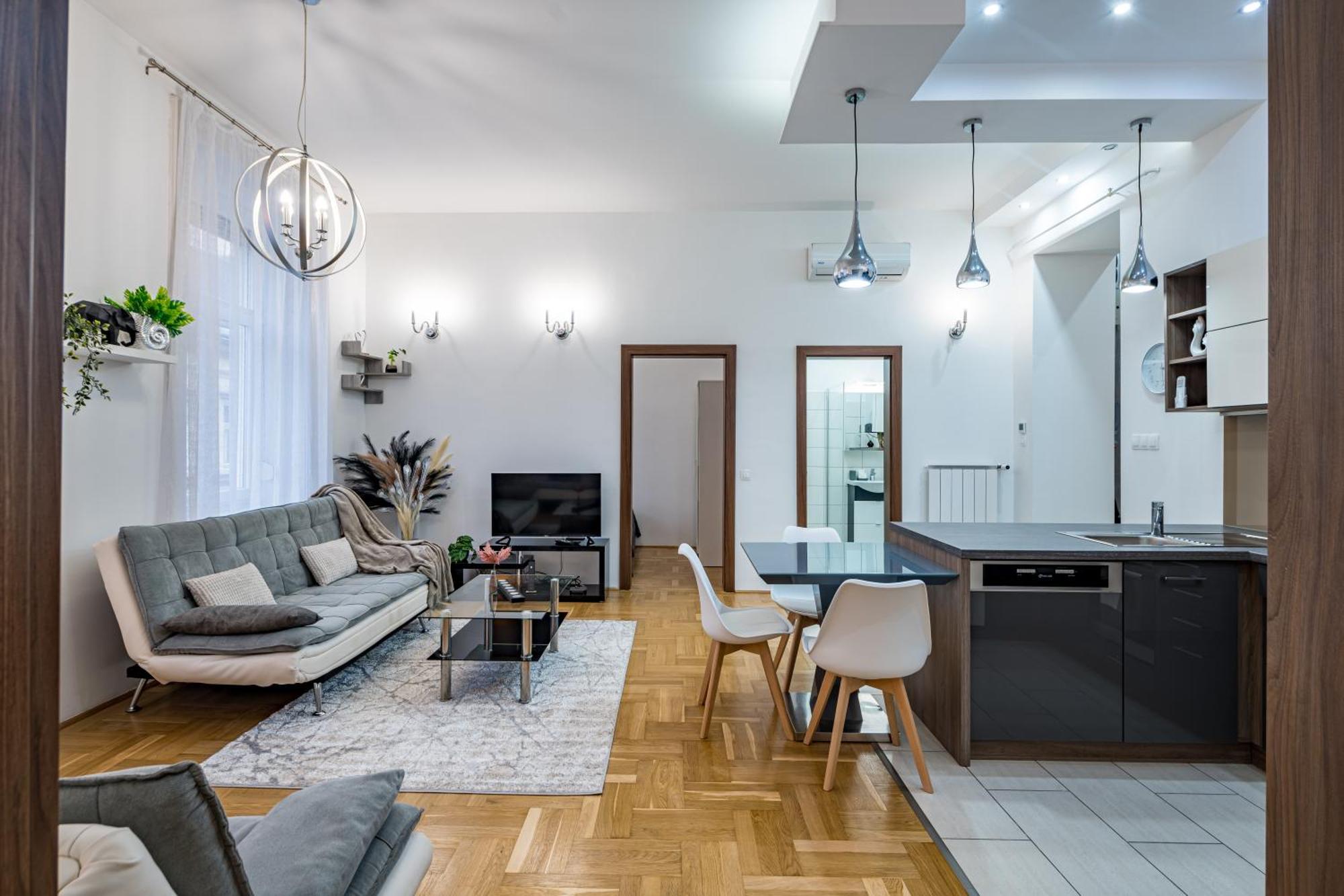 Silver Swan Apartment